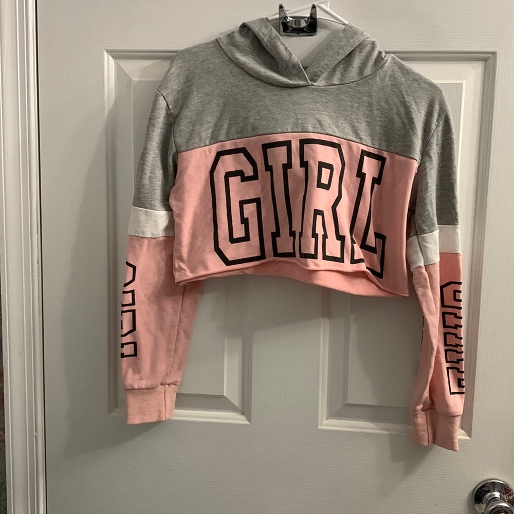 BEAUTIFUL MEDIUM GIRL HOODIE CROP TOP